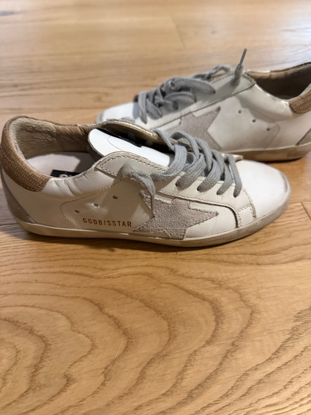 Golden Goose White Leather Sneakers with Gray Star and Laces - Picture 1 of 10